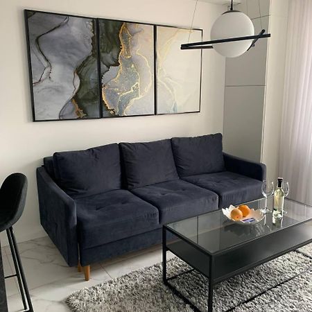 אוזהורוד New Modern Apartment מראה חיצוני תמונה