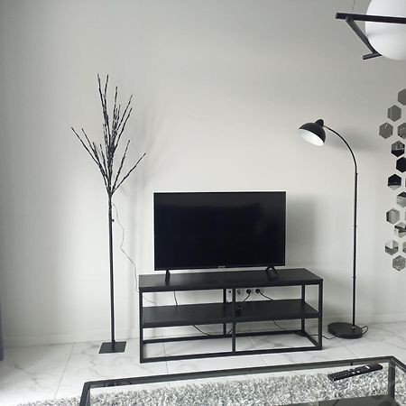 אוזהורוד New Modern Apartment מראה חיצוני תמונה