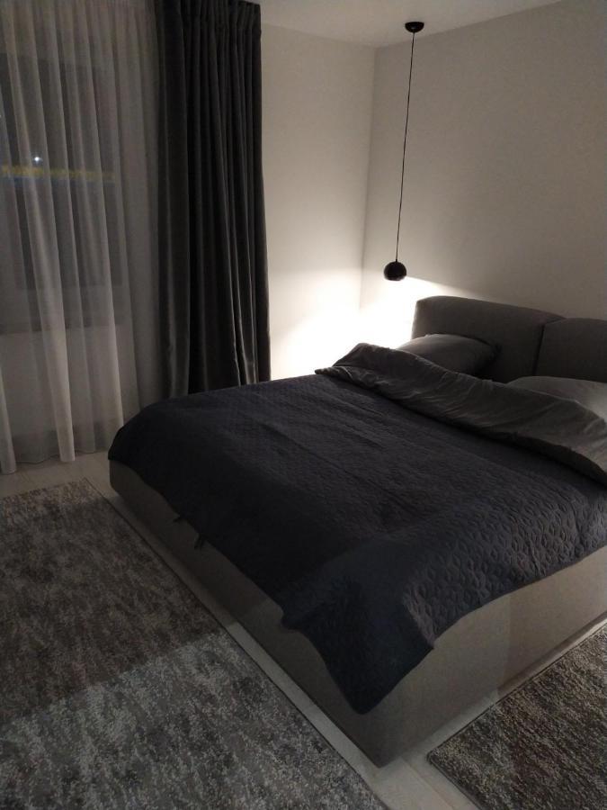 אוזהורוד New Modern Apartment מראה חיצוני תמונה