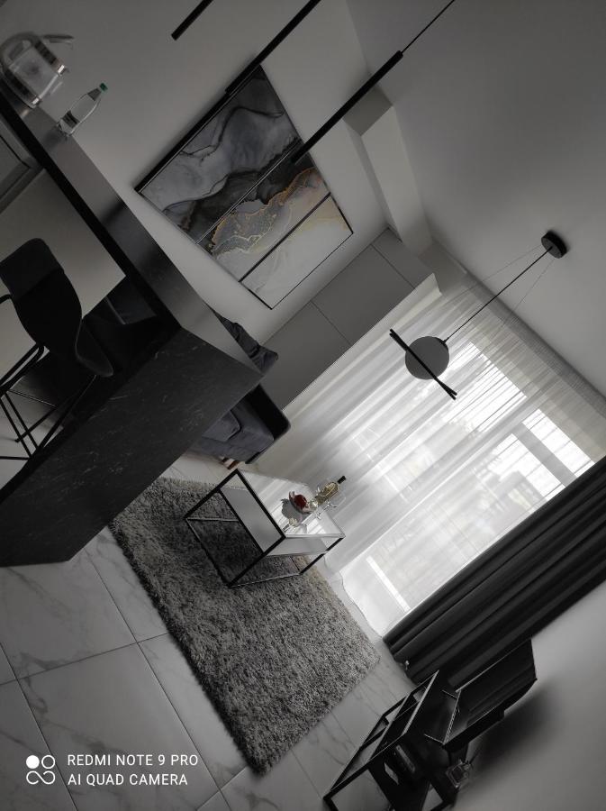 אוזהורוד New Modern Apartment מראה חיצוני תמונה