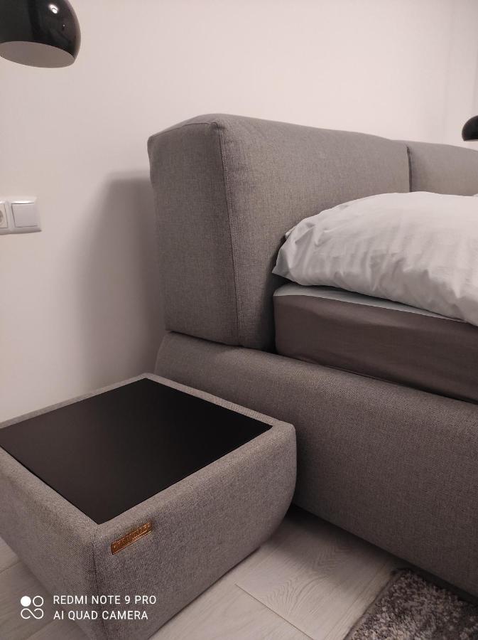 אוזהורוד New Modern Apartment מראה חיצוני תמונה